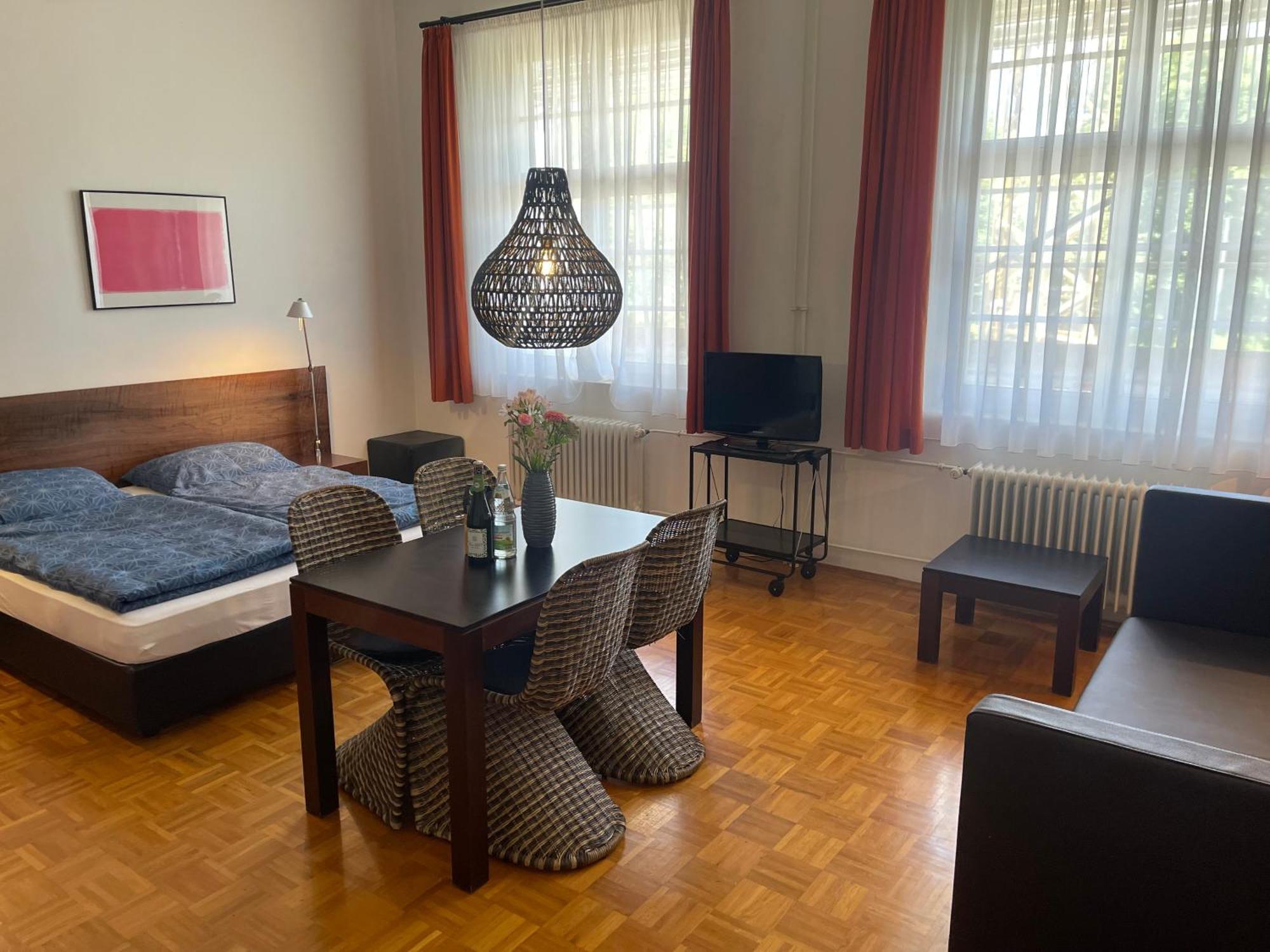 Whliving - Apartments & Studios In 콘스탄츠 외부 사진